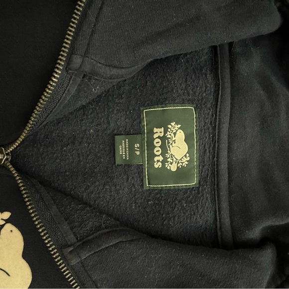 Roots Crewneck - Picture 2 of 3